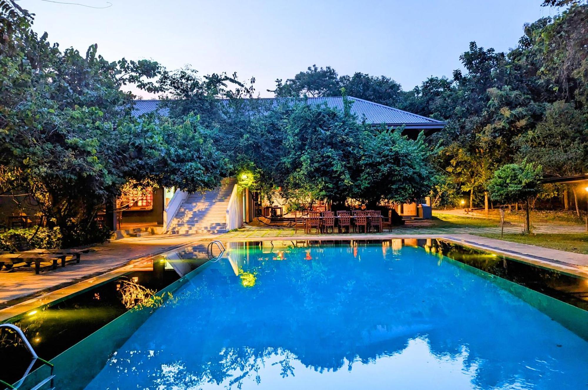 Pinthaliya Resort Sigiriya Bagian luar foto