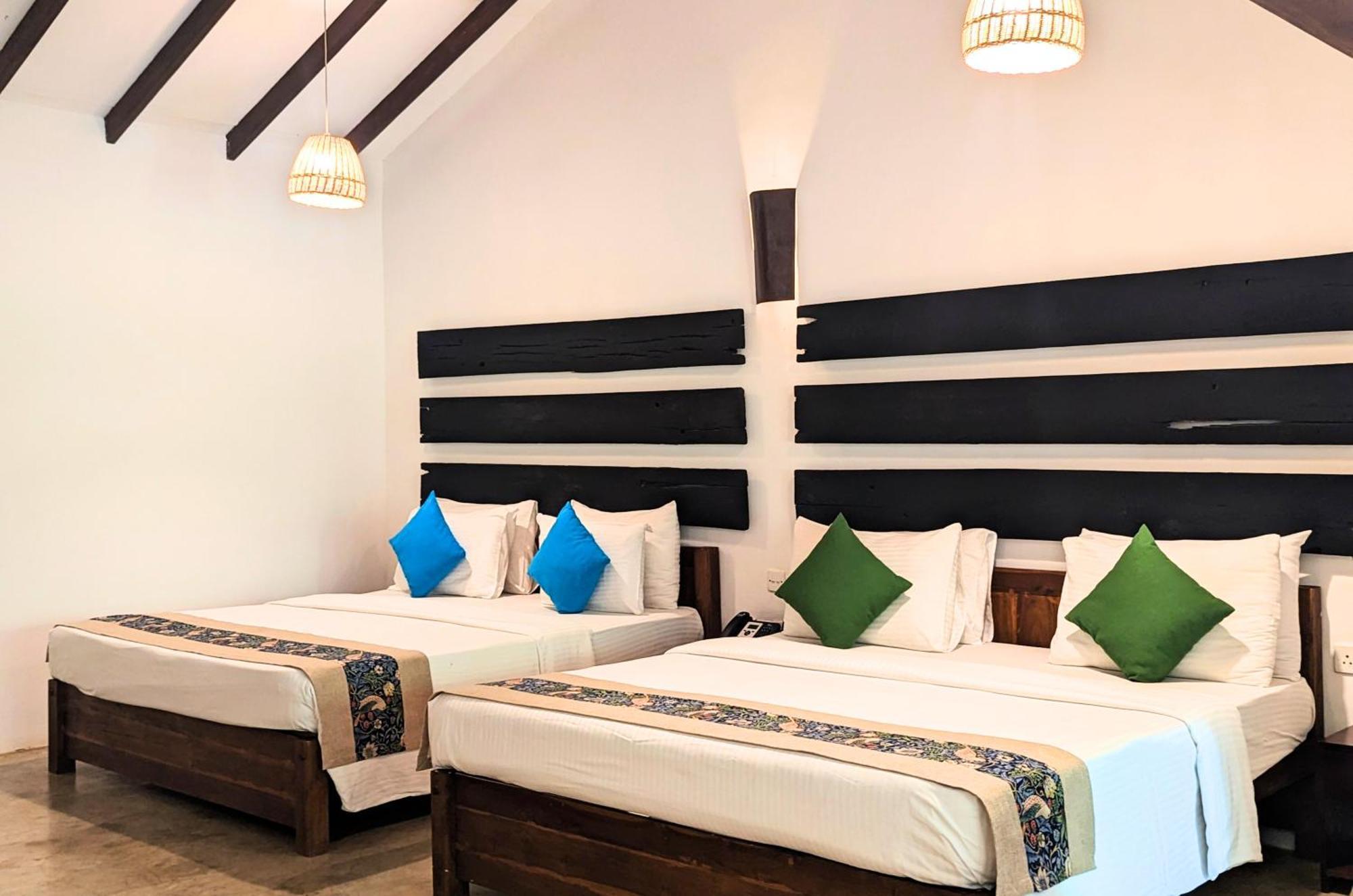 Pinthaliya Resort Sigiriya Bagian luar foto