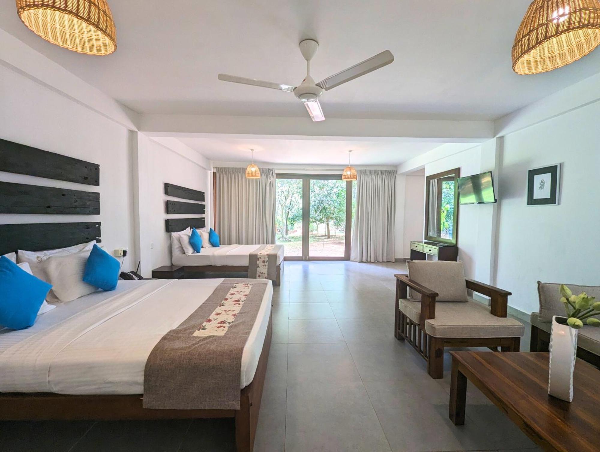 Pinthaliya Resort Sigiriya Bagian luar foto